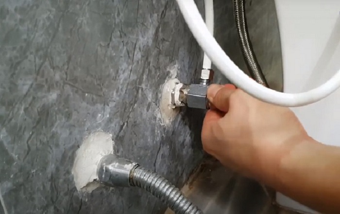 Cách lắp vòi xịt vệ sinh